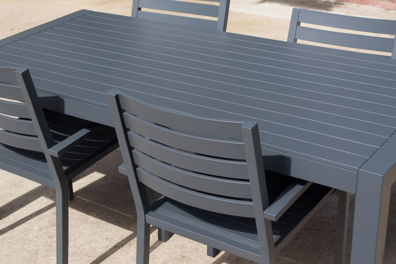 How to clean outdoor furniture (wood, plastic, metal)
