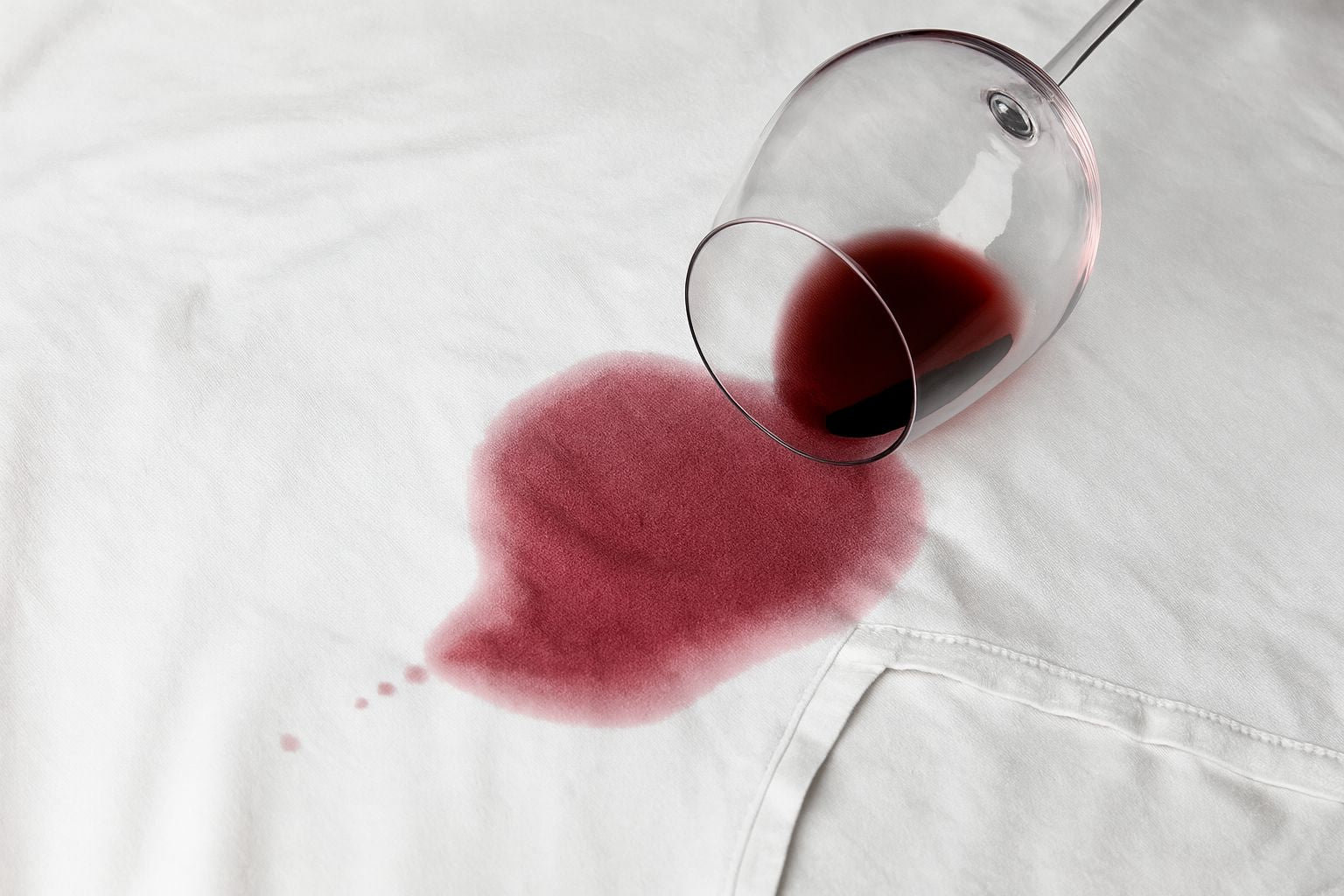 How to clean red wine stains from clothes
