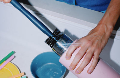 Koh Bottle Brush in use